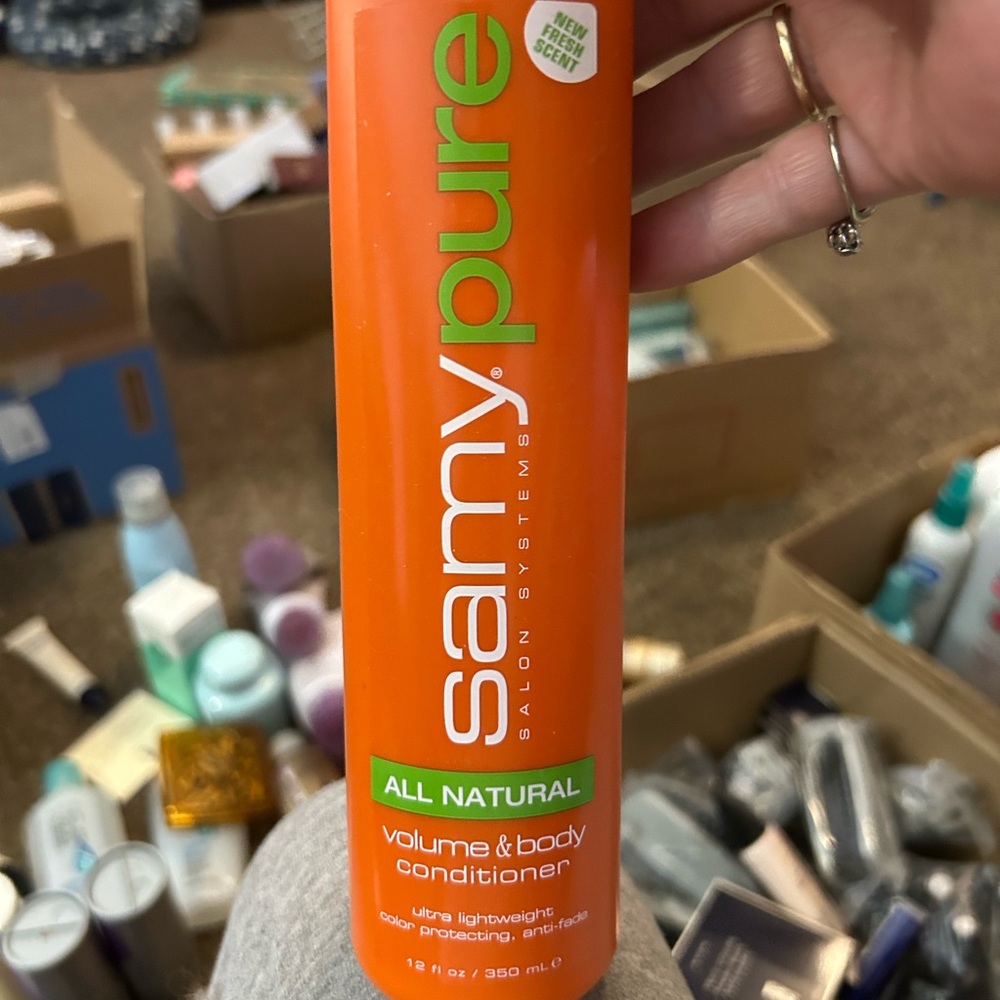 Samy
Pure Salon Systems Natural Volume & Body Conditioner 12 oz